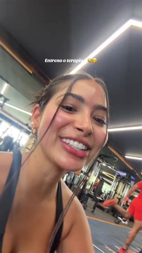 IamDaniAntury (@danielaantury2) .